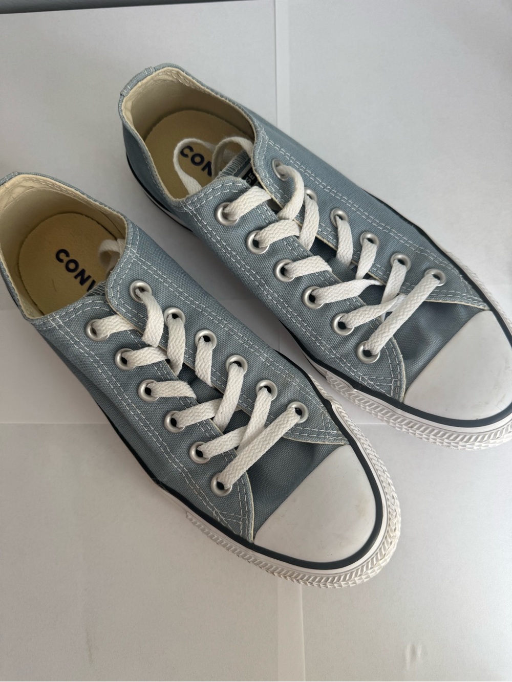 CONVERSE Low Tops, Size: Men’s 6, Women’s 8